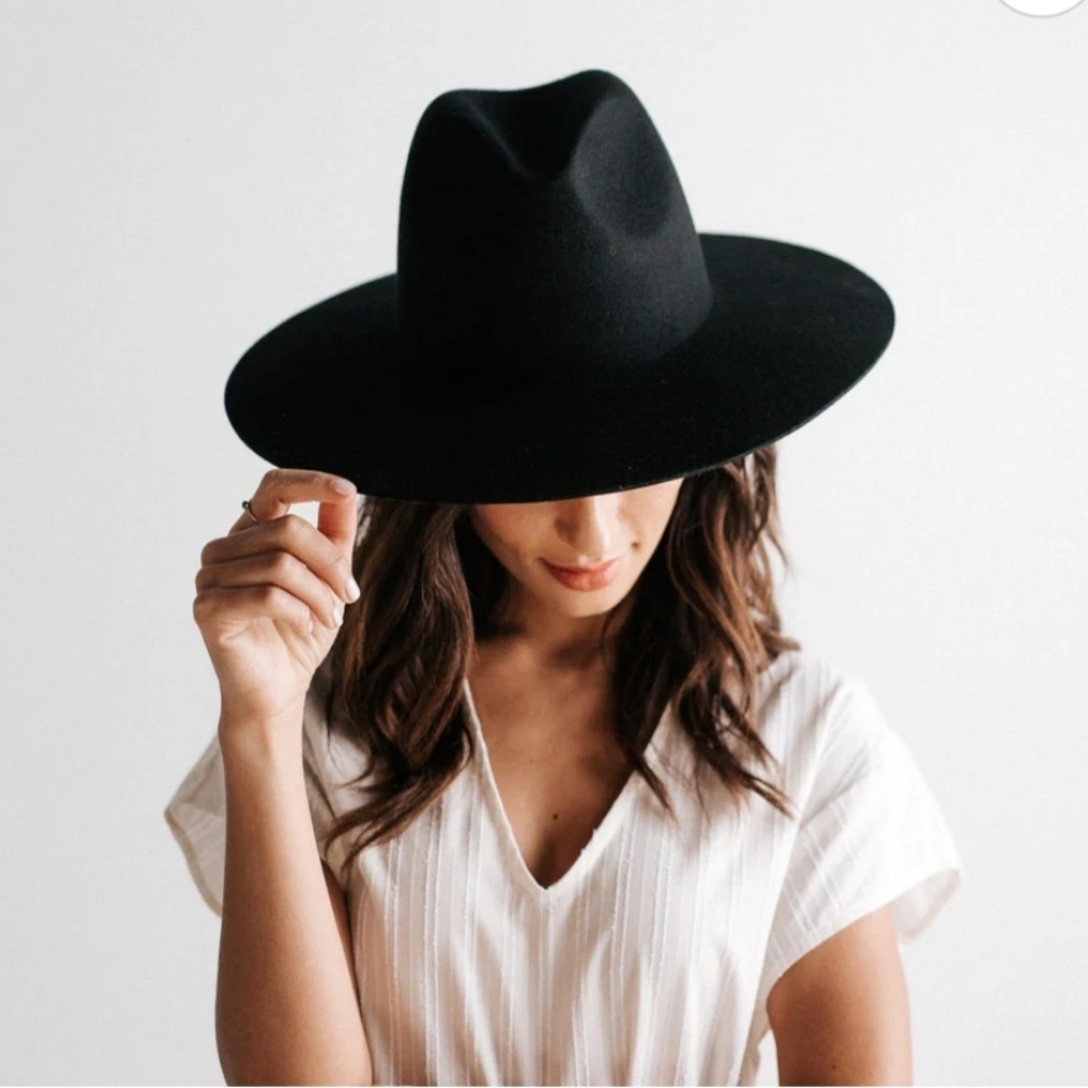 GIGI PIP SCOTTIE WIDE BRIM HAT